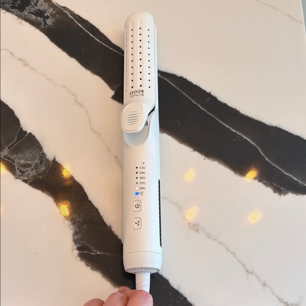 Bondi Boost White Hair Styling Tool